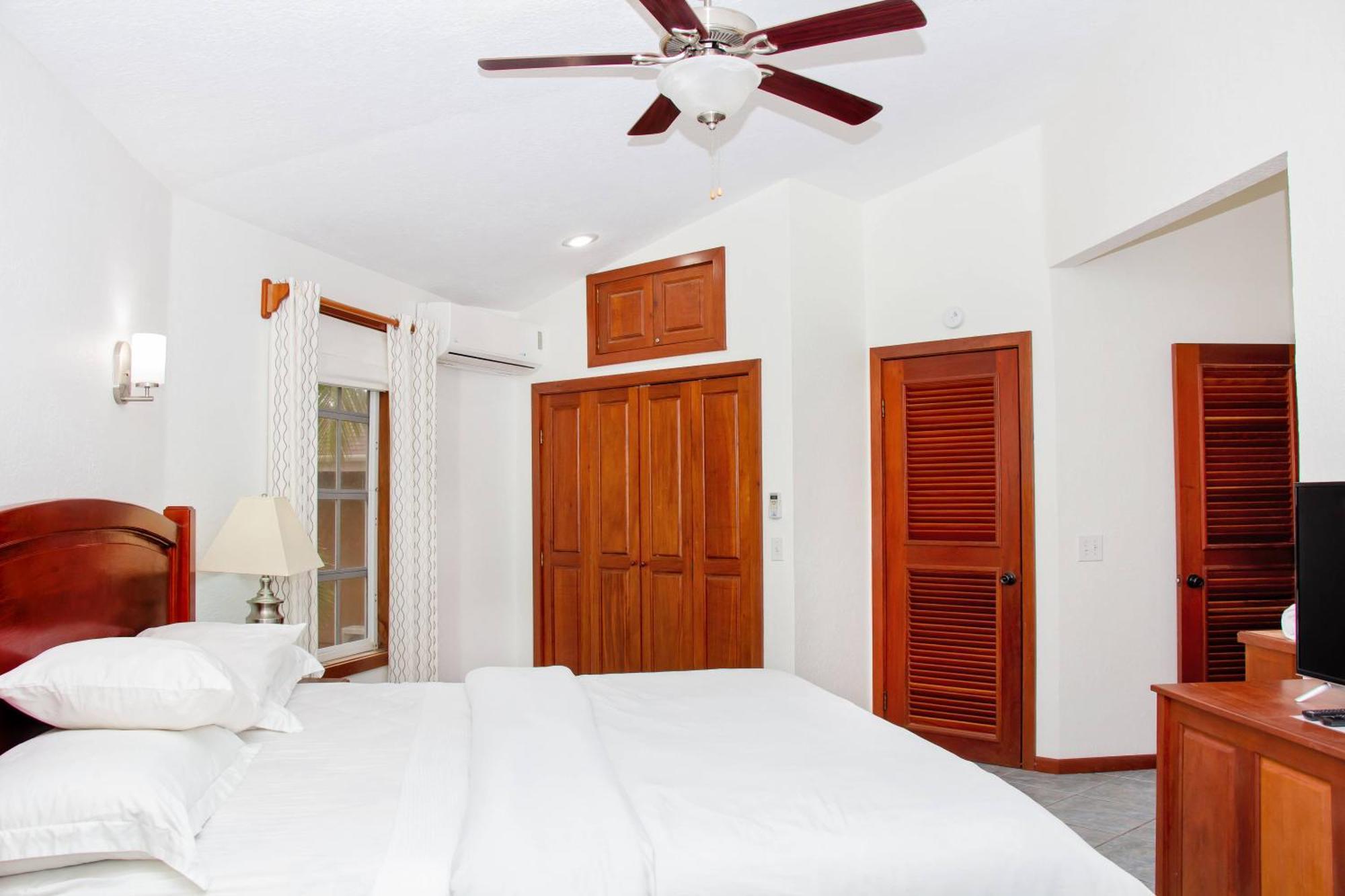 White Sands Cove San Pedro  Zimmer foto